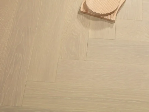 Engineering White Oak Herringbone Brushed ABC - Wheat Berry 5 x 3/4